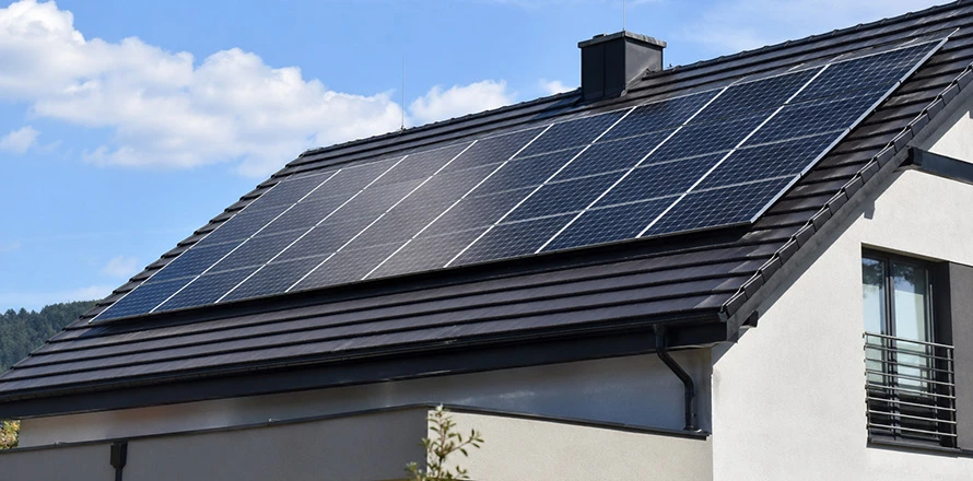 Fotovoltaické panely na střeše RD